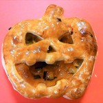 神戸屋 - ハロウィンパイ￥３０２⇒￥１８１（税込）
