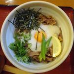 杵屋 - 牛肉ぶっかけとろろうどん899円