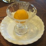 プティレストラン グーテ - 完熟杏のソルベ