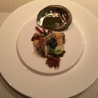 翆陽 エクシブ箱根離宮 - 蝦夷鮑と季節野菜の炒めもの　XO醤と共に　肝を使ったソースを付けながら食べると磯の風味とコクが増してとても美味しいです