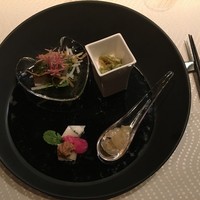 翆陽 エクシブ箱根離宮 - 前菜盛り合わせ！これは美味しいですね～！
                クラゲはコリコリプリプリの食感で好きな食材なのです！