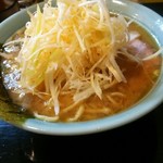 家系ラーメン ジェット家 - ネギラーメン中盛900円
