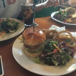 ザ・コーナー ハンバーガー＆サルーン - 