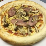 Itarian Kicchin Sa - 合鴨とキノコのピザ