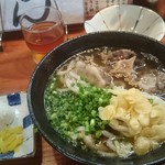 ふたみうどん研究所 - 夏限定尾っぽ塩うどん690円とおにぎり90円。