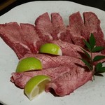 銀山亭 - 2016/5/19
      2人分10000円お任せコースの極上タン！