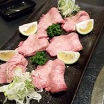 銀山亭 - 2016/8/11
      金賞豊後牛超極上タン！