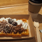 RACINES WAFFLE&FROST - 秋限定：栗〜！