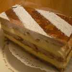 ピエール・エルメ・サロン・ド ・テ - ミルフィーユ　\525