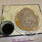 DOBRY DEN - 田舎そばの大盛り