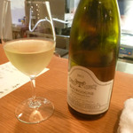 アノニム - 家内も白のグラスを