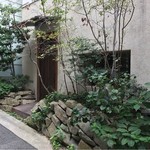 bb9 - 店舗外観。