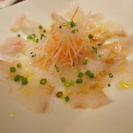 ワインバー ヨロ - 鯛のカルパッチョ