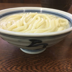 長田うどん - どう見てもうまそ〜
      店内雰囲気も老舗感あっていい感じ〜