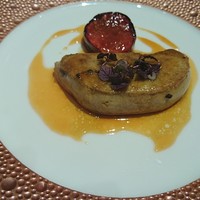 レストラン リューズ -  鴨フォアグラのソテーと南高梅のコンフィチュール 