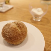 ラ・トラース - 自家製ライ麦パン　ケフィアヨーグルト