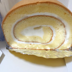 パティスリー ゼロ - 西京味噌ロールケーキ