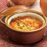 Royal onion gratin soup