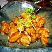 虎萬元 南青山店 - 豚ひれ肉とれんこんの甘黒酢仕上げ