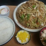 喜味屋食堂 - 少し上から。