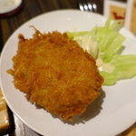 精肉・卸の肉バルSanoso - 佐野惣のコロッケ