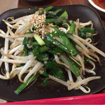 PAIRON - ニラもやし炒め340円