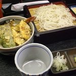 起進堂 - ミニ天丼セット（蕎麦は手打ち更科で）