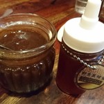 印度料理シタール - 食べ比べると～
      私は…黒はちみつに軍配が♪(^O^)