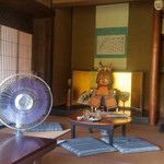 古民家 久米邸 - カフェになっている部屋の様子
