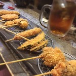 串料理 りき - 昨晩の反省会はホテル近くの串カツで(^ ^)久々に食べると串カツも美味しいな〜。安くてうまい！@八尾市 串料理 りき