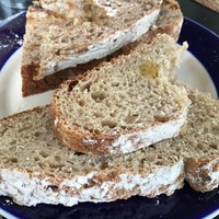サリーヒルズ - ジーザスが焼いたパン　絶品やで