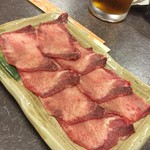 焼肉の本丸 - タン