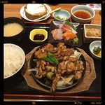 Sumibiyaki To Nabe Ryouri Tachibana - 出来たてざる豆腐と鶏炭焼き定食1280円