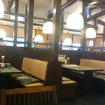 小嶋屋総本店 - 店舗内。