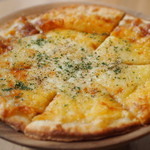 Caffice - ミラノ風４種のチーズピザ