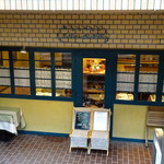 キャス・クルート - 外観