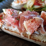 デデカフェ - 生ハムとイチジクの素敵な出会い