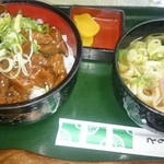 丸太屋 - どて丼（税込600円）うどんつきでボリュームも（2016.10）