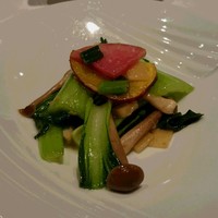 四川豆花飯荘 東京店 - キノコと青菜の炒め物