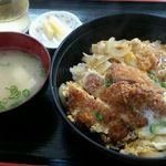 つたえ食堂 - カツ丼(味噌汁付き)７５０円　