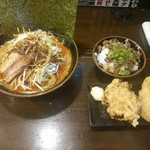 味噌ラーメン専門 力太商店 - 2016年9月　ネギレッド味噌ラーメン＋げんこつ唐揚げセット　830＋320円＋税