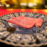 にくの匠 三芳 - いつ食べても感動の昆布締めの牛タン。