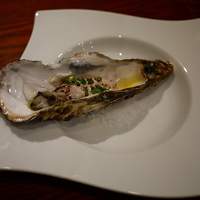 ビストロMER - なま牡蠣、焼いた料理もある