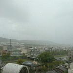Maru Kafe - 激しい雨が