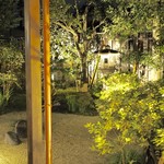 乃り英 - 内庭
      2016.10夜席利用