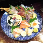 酒肴商店 アジト - お刺身盛り合わせ(3人前)