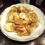 酒肴商店 アジト - ポテトチップス