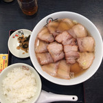 喜多方ラーメン 坂内 - チャーシュー麺(ライス無料、昨日今日限り¥650)