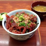 とんかつ 茅 - 築地直送まぐろ中おち丼 800円