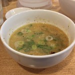 カーザ ルカ - つけ麺の最後のオタノシミ、スープ割り。ベジブロスが注がれ、味わいもやはり、日本のつけ麺のスープ割りというより、ヨーロシパのスープのほうが近い気がする